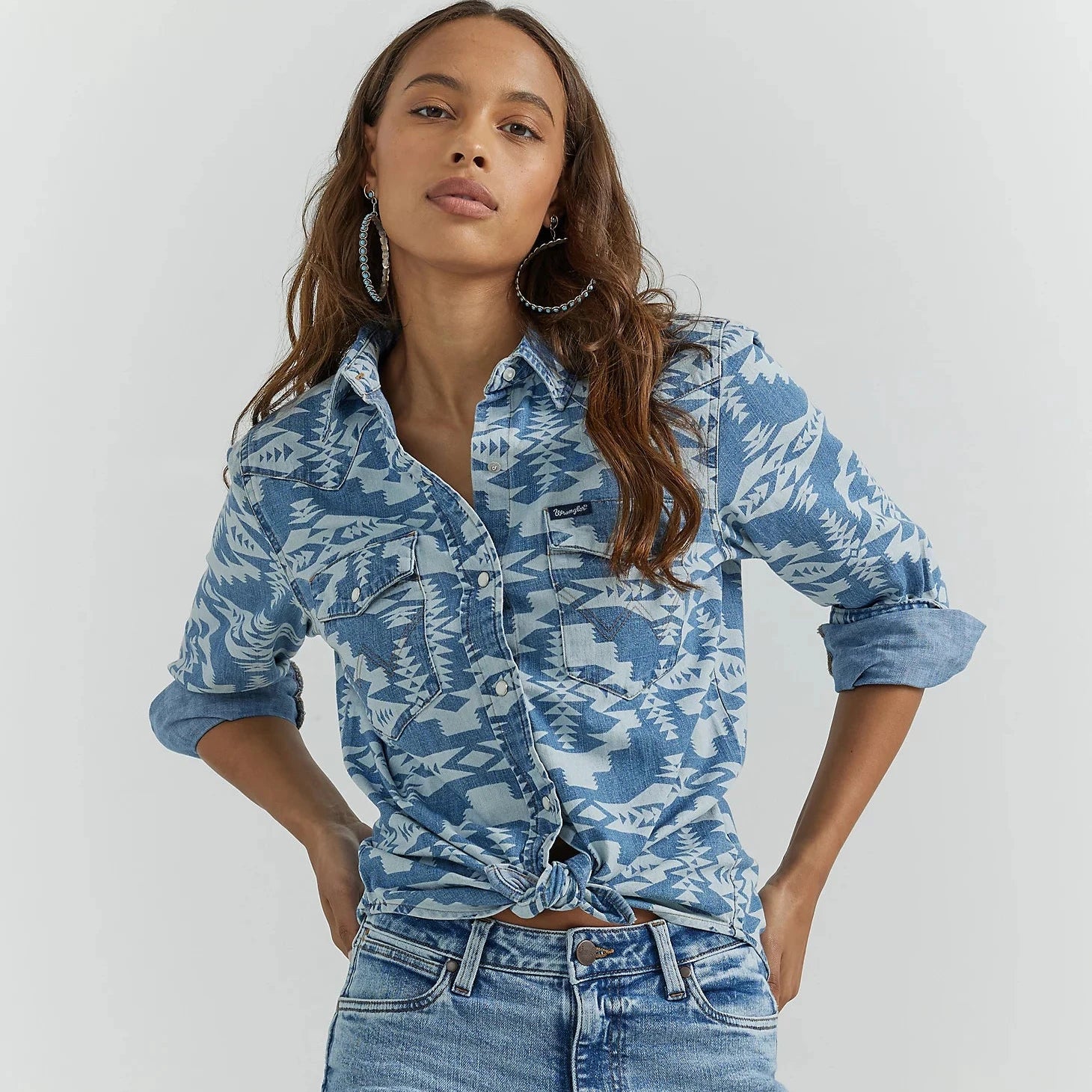 Oxford Shirts for Sophisticated -Wrangler Retro Women's L/S Geometric Cowboy Western Snap Shirt in Light Wash