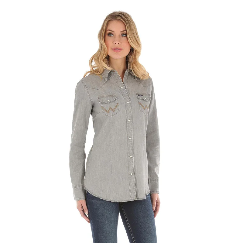 Weekend Blouses for Leisure -Wrangler Womens Long Sleeve Pocket Denim Shirt - LW3961D