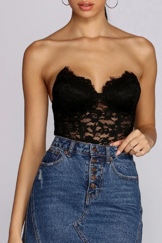 Tight crop top for women with high-waisted pants and stylish look-Back In Lace Bodysuit