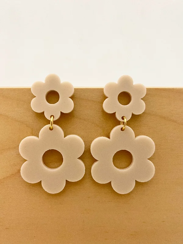 Drop Earrings with Animal Motifs -Acrylic Double Daisy Earrings (color options)