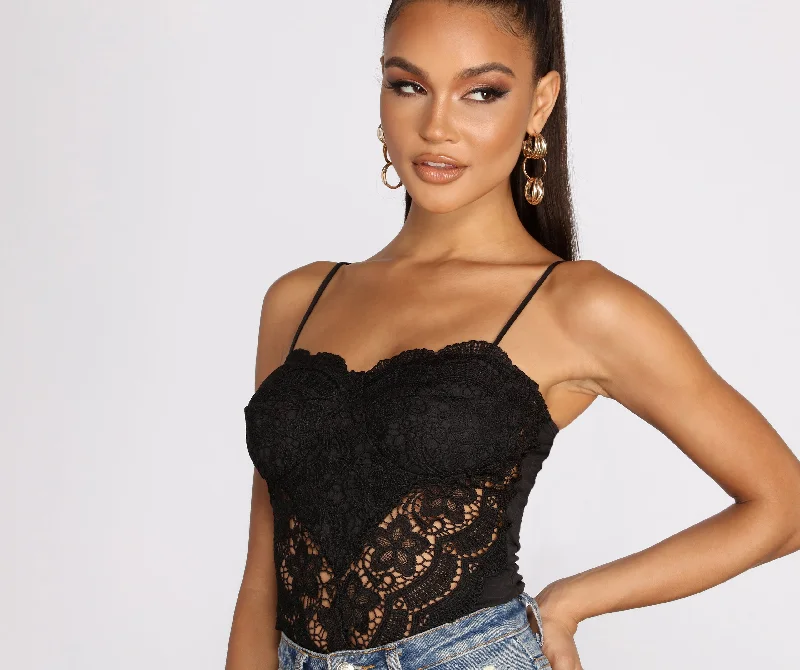 Casual tight top for women with relaxed neckline and effortless style-Lace Beauty Bustier Bodysuit