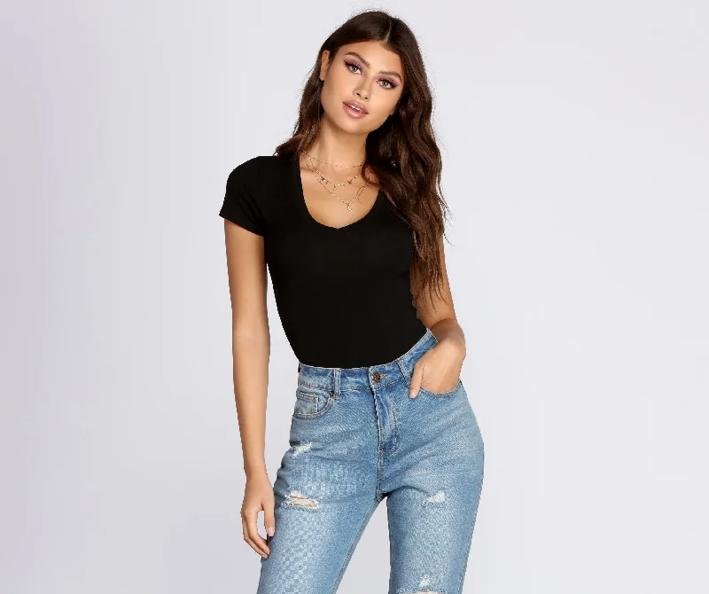 Comfortable tight top for women with short sleeves and casual vibe-Simple Style V-Neck Bodysuit