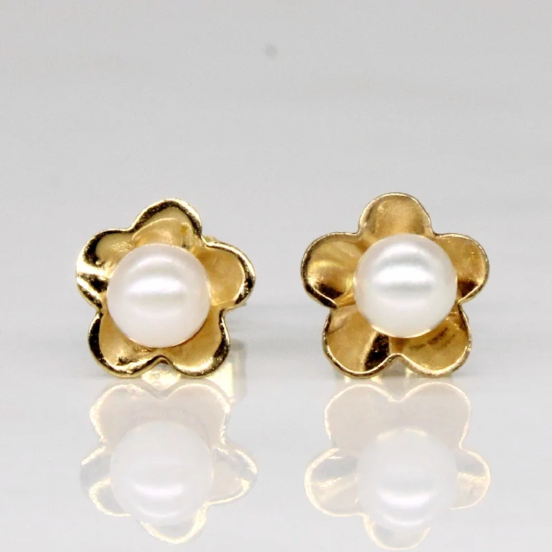 Best hoop earrings with hammered gold for a rustic yet elegant look-Pearl Flower Earrings