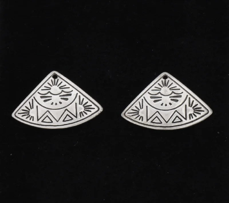 Small hoop earrings for a delicate and understated everyday wear-Vintage Silver Southwestern Style Fan Shape Dangles