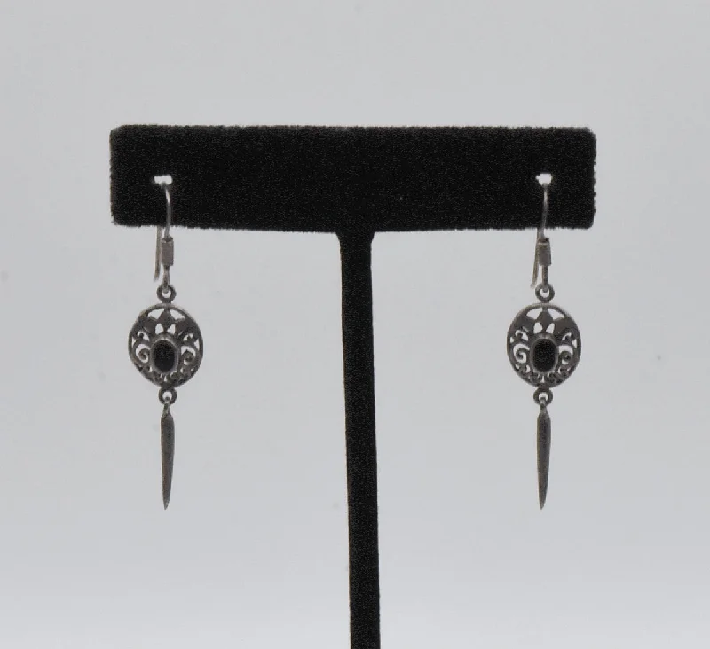 Classic hoop earrings with a thin profile for a sleek and subtle style-Vintage Sterling Silver Black Onyx Dangle Earrings